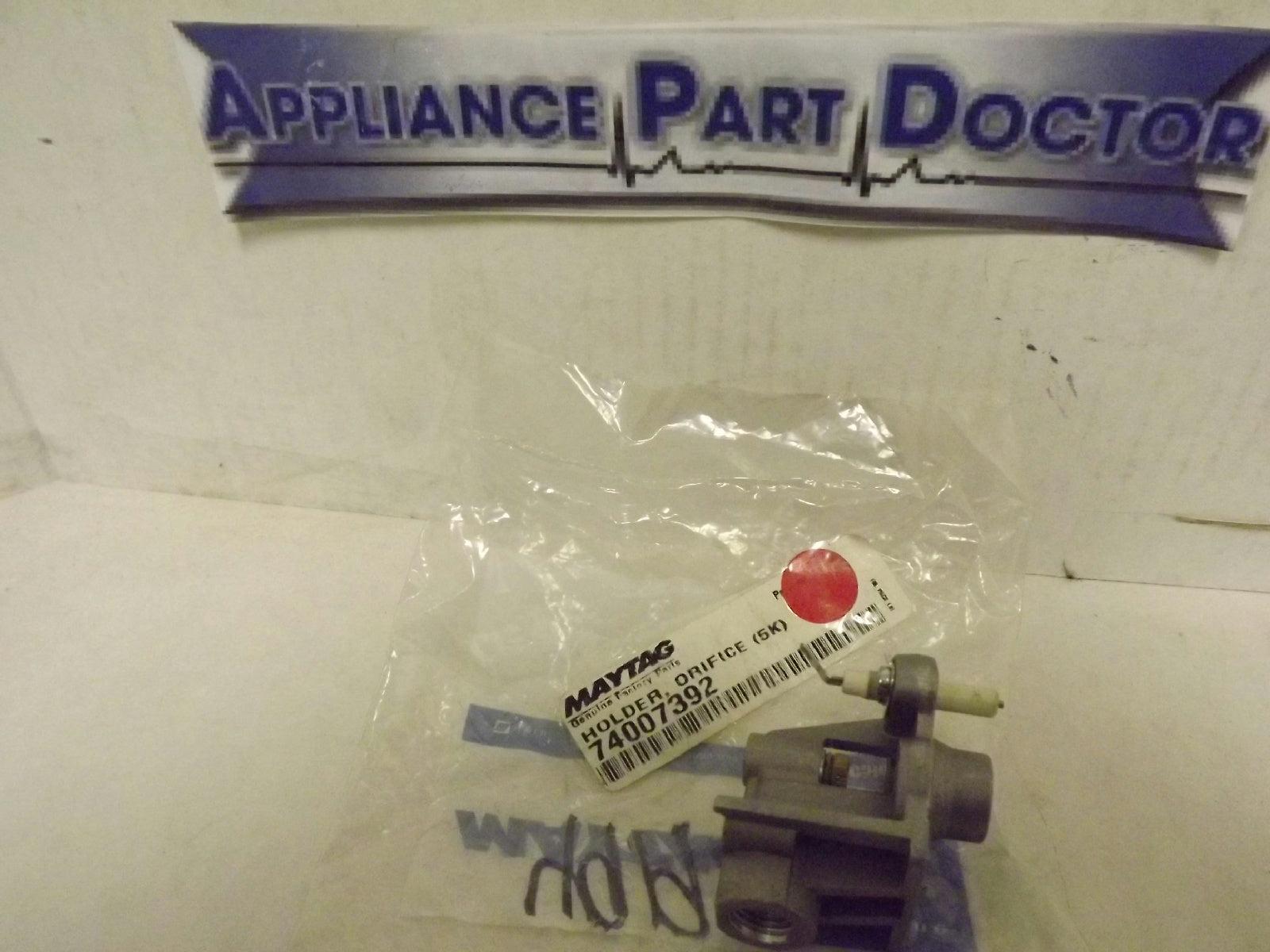MAYTAG WHIRLPOOL STOVE 74007392 ORIFICE HOLDER NEW MAYTAG WHIRLPOOL STOVE 74007392 ORIFICE HOLDER NEW